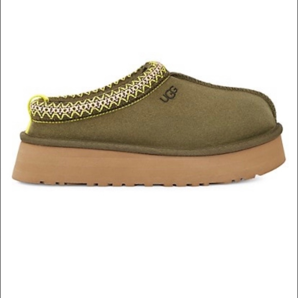 Ugg tazz in olive green size 38
